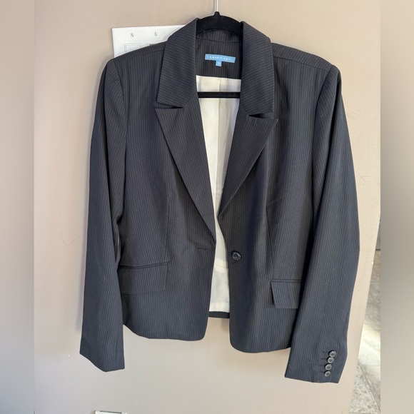 Smart Set Charcoal Pinstripe Blazer - Picture 1 of 9